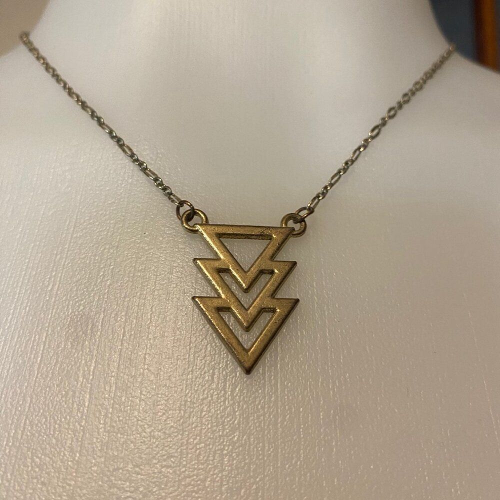 Statement Necklae - Picture 2 of 2